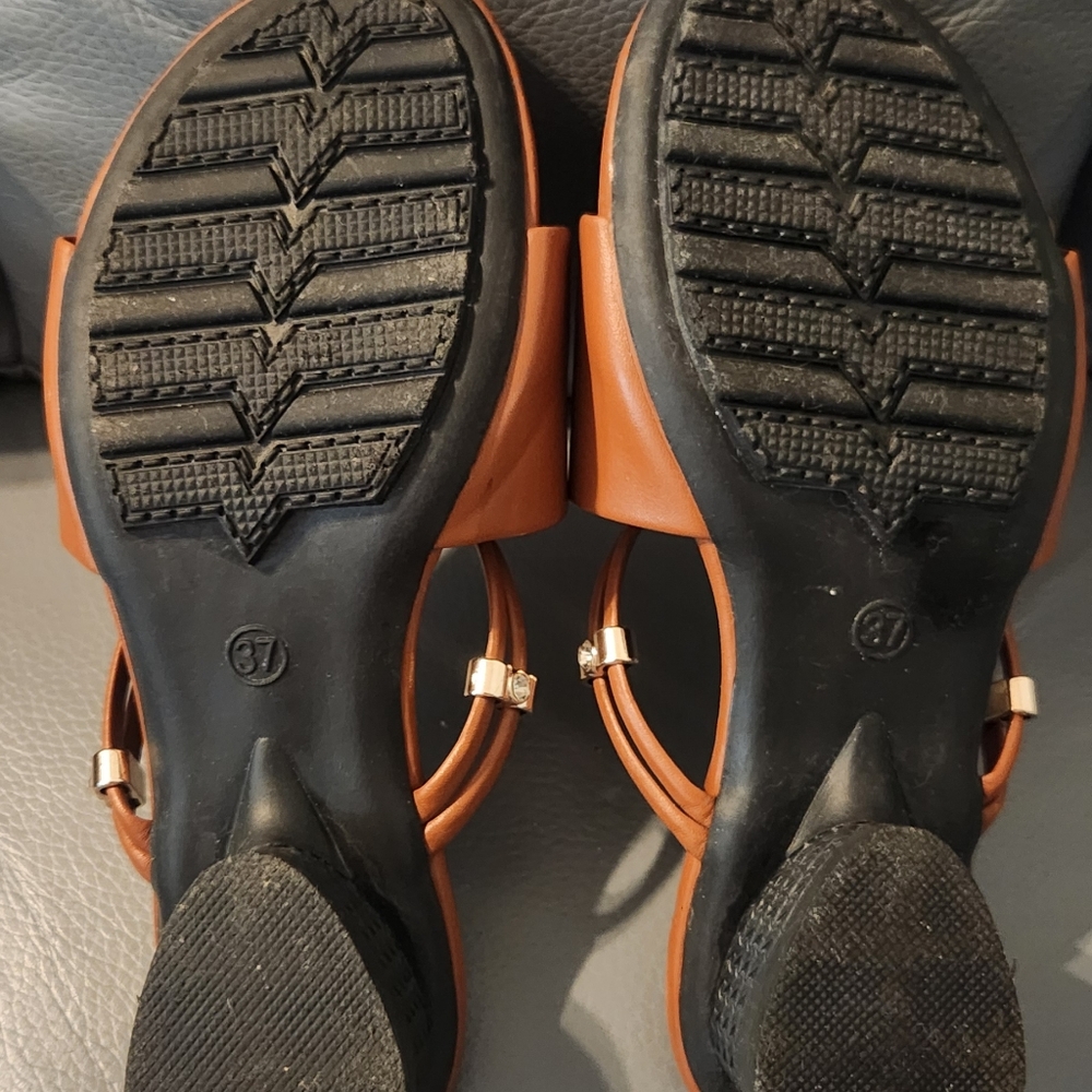 Sandals - Picture 3 of 5